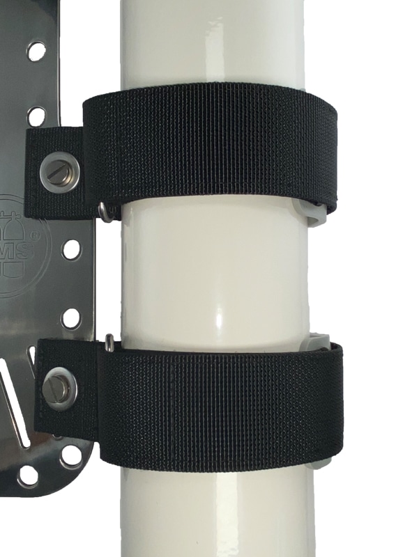 Mounting straps for mounting on the backplate for bottles with 115mm diameter or smaller